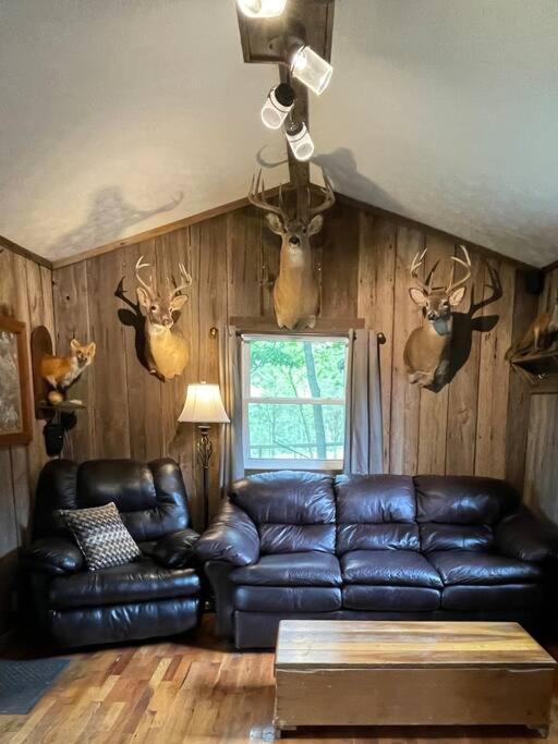 Bourbon Trail Cabin On The Farm Lawrenceburg Exterior photo