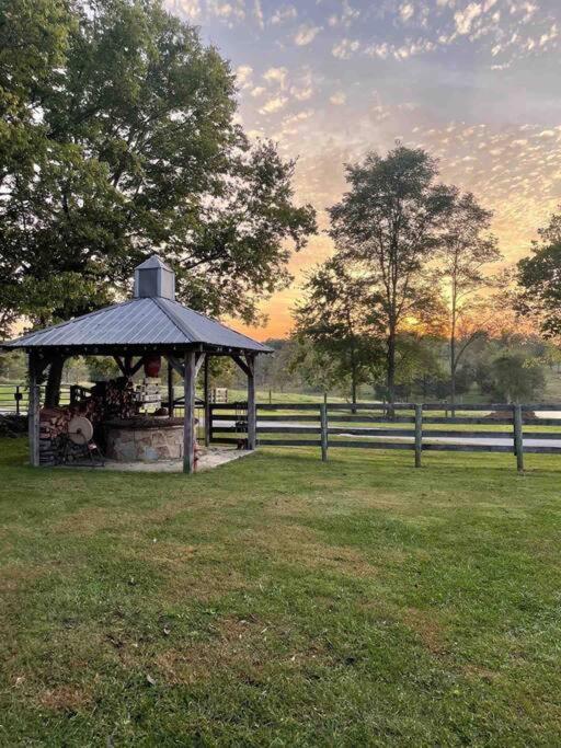 Bourbon Trail Cabin On The Farm Lawrenceburg Exterior photo