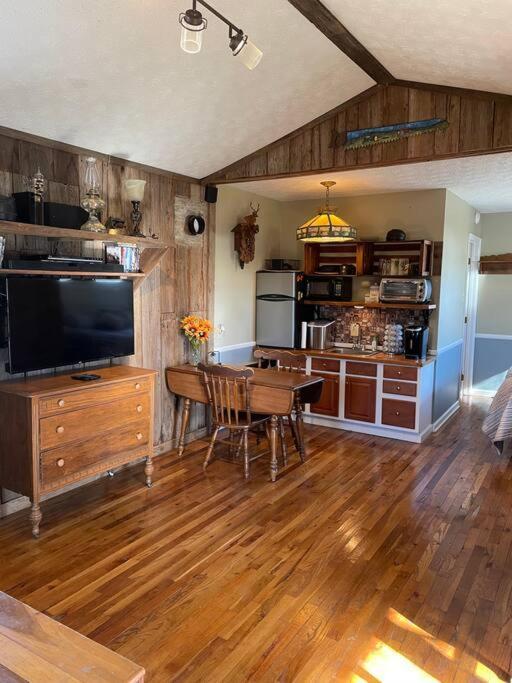 Bourbon Trail Cabin On The Farm Lawrenceburg Exterior photo